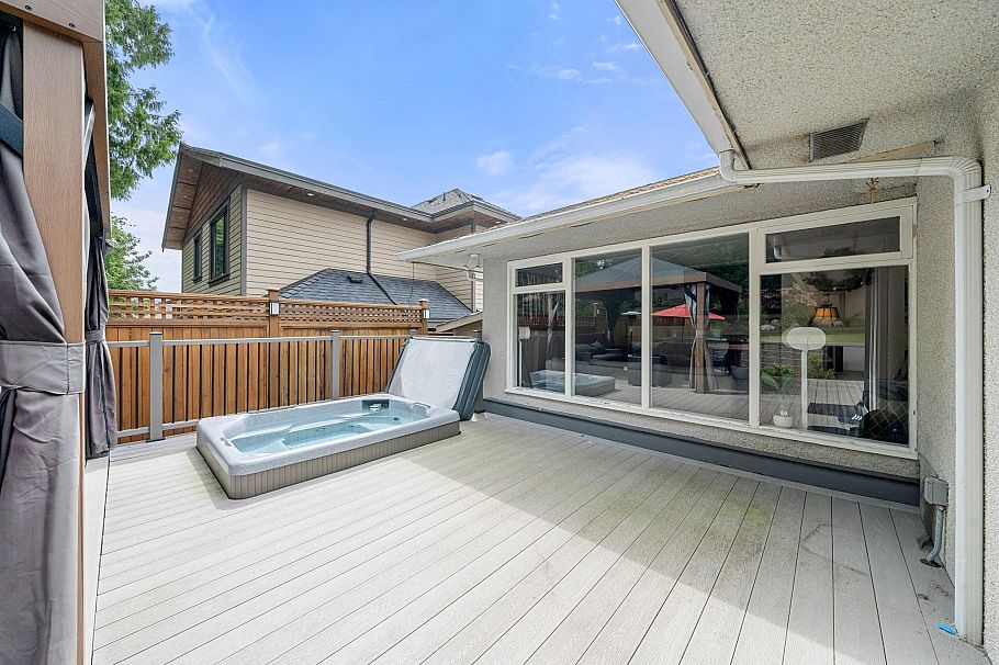 1120 Wellington Drive North Vancouver, BC - 21