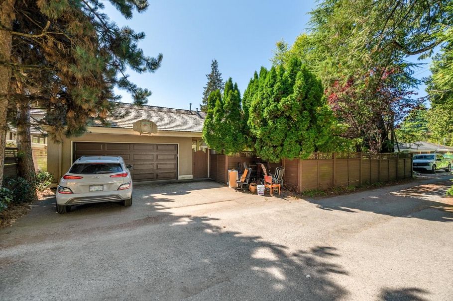1545 W 49th Avenue Vancouver, BC - 31