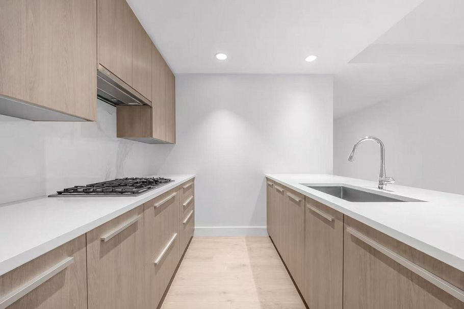 405 2785 Library Lane North Vancouver, BC - 5