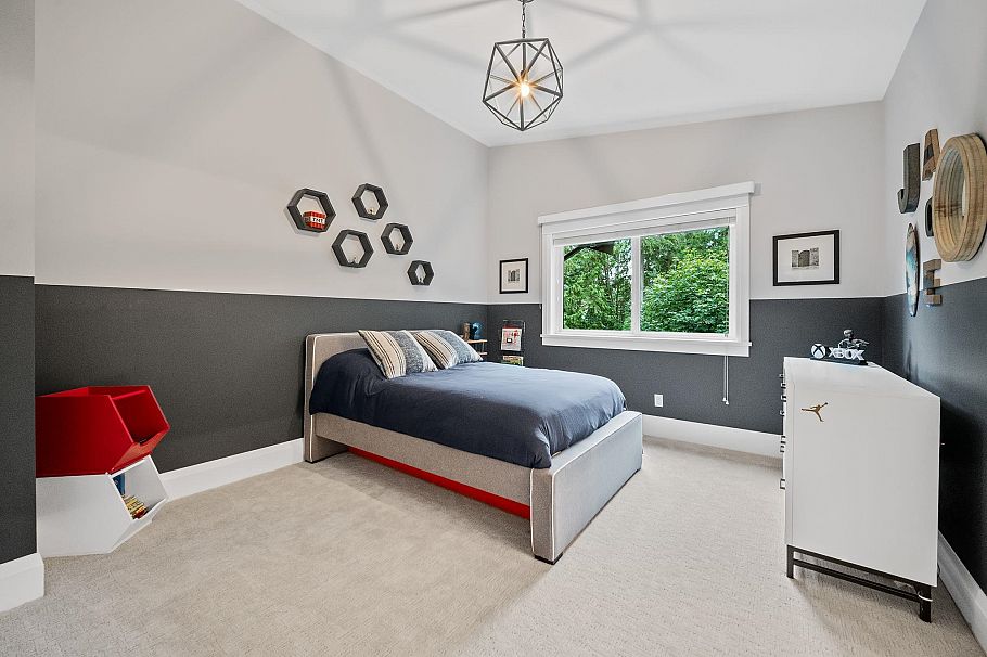 433 E Queens Road North Vancouver, BC - 21
