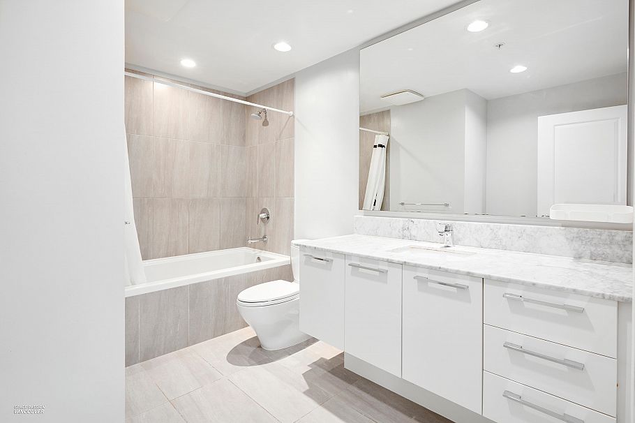 203 5638 Birney Avenue Vancouver, BC - 9