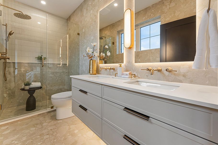 2 2256 E Pender Street Street Vancouver, BC - 22