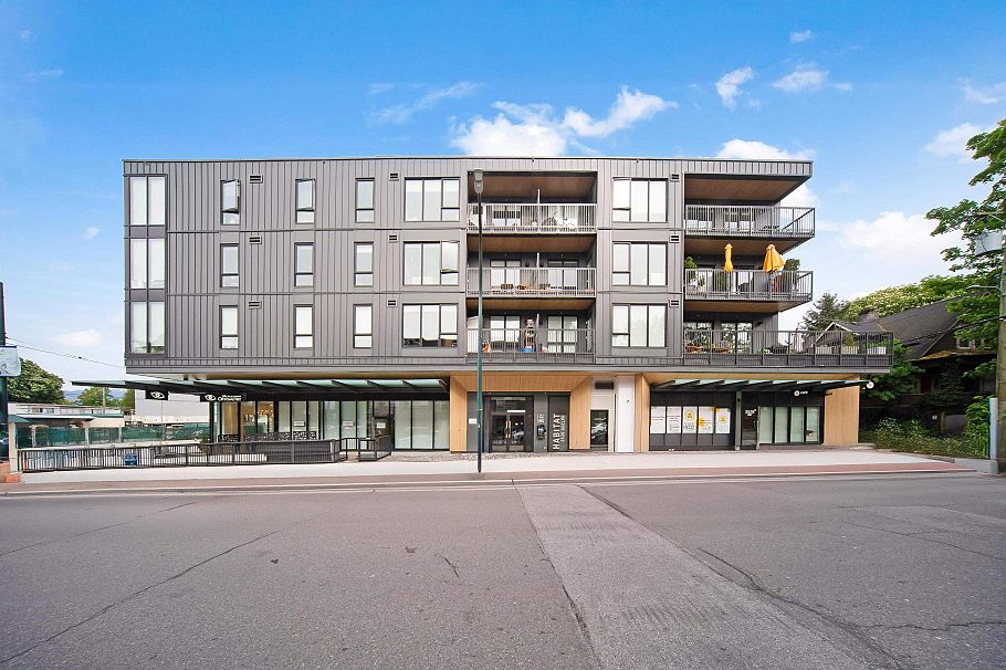 221 2520 Guelph Street Vancouver, BC - 25