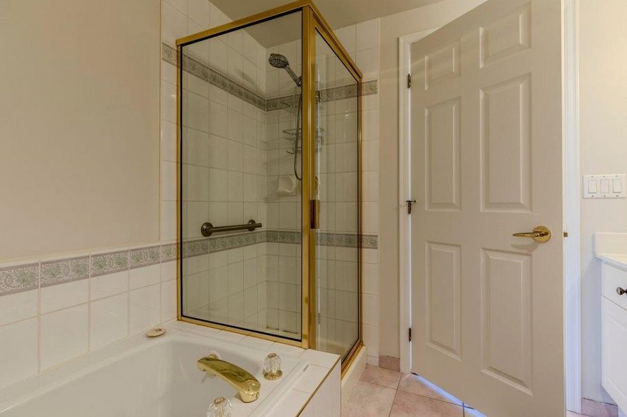 606 160 W Keith Road North Vancouver, BC - 22