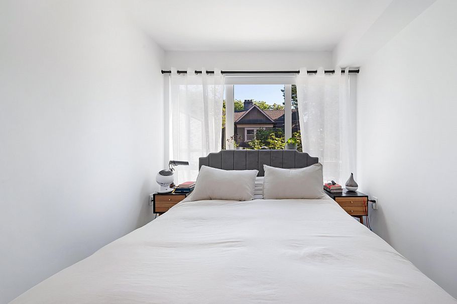 221 2520 Guelph Street Vancouver, BC - 11