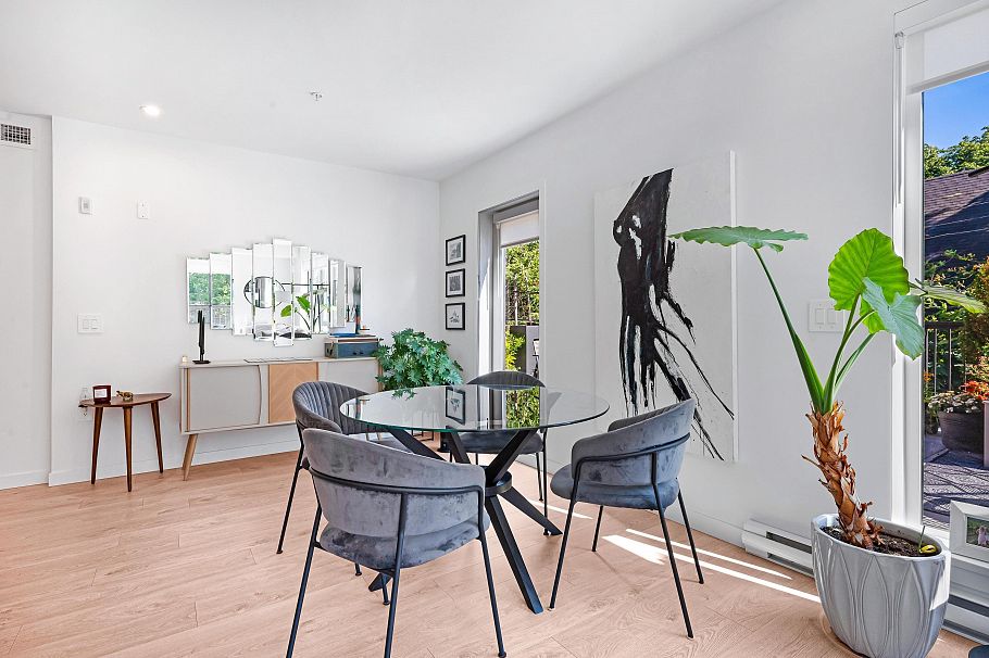 221 2520 Guelph Street Vancouver, BC - 8