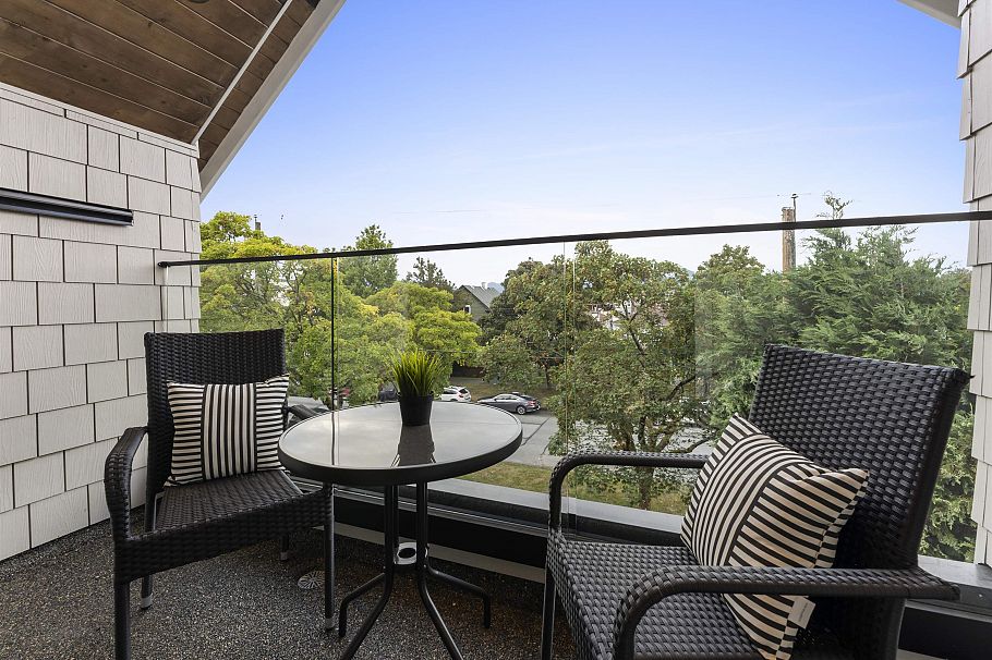 1 2256 Pender Street Vancouver, BC - 39