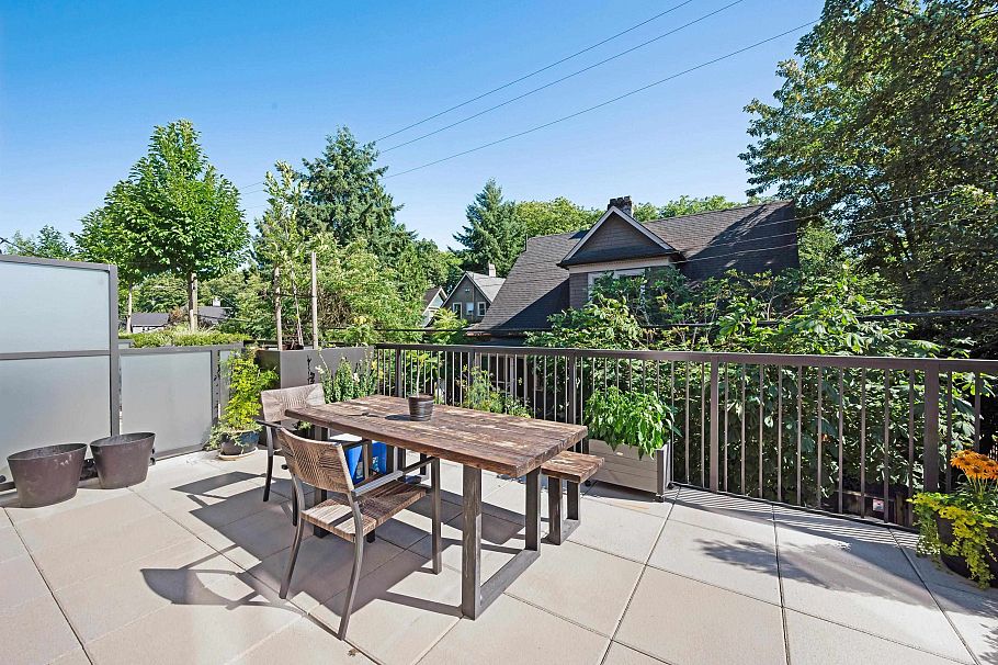 221 2520 Guelph Street Vancouver, BC - 27