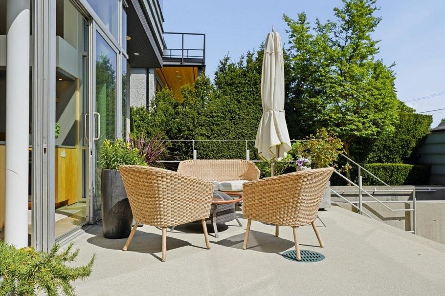 4056 W 36th Avenue Vancouver, BC - 18