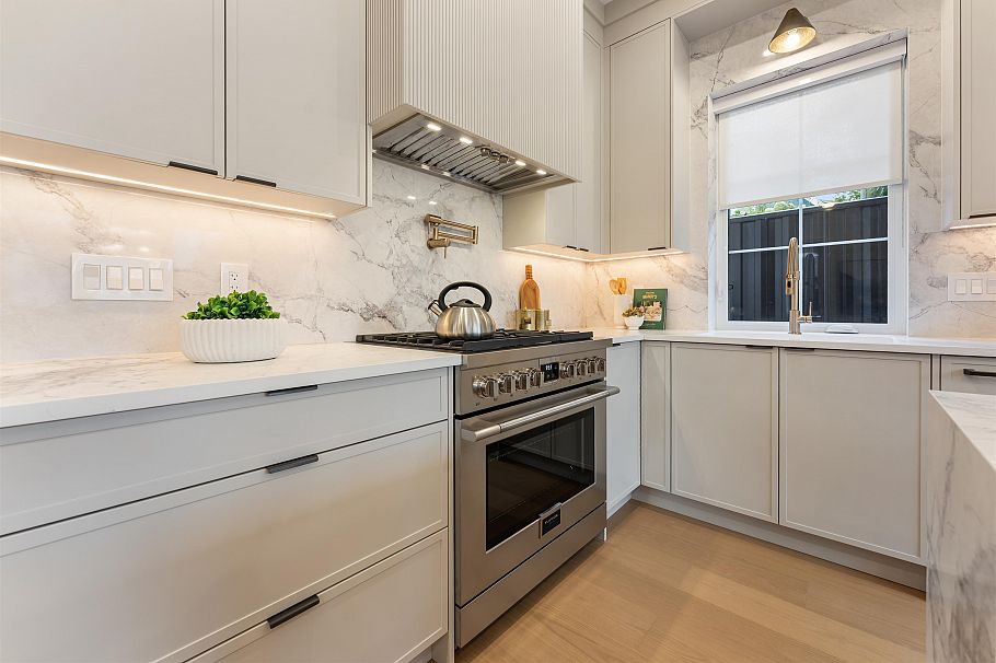 2 2256 E Pender Street Street Vancouver, BC - 8