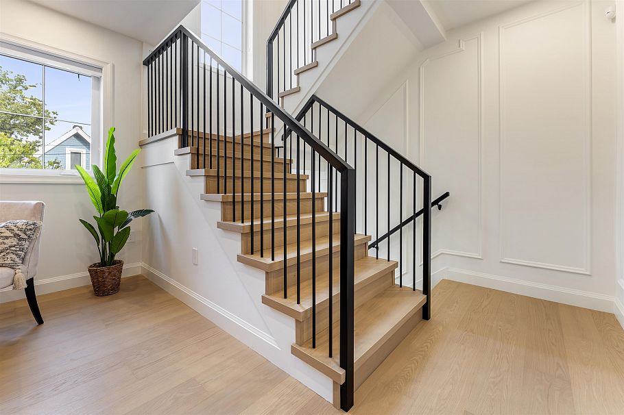 1 2256 Pender Street Vancouver, BC - 19