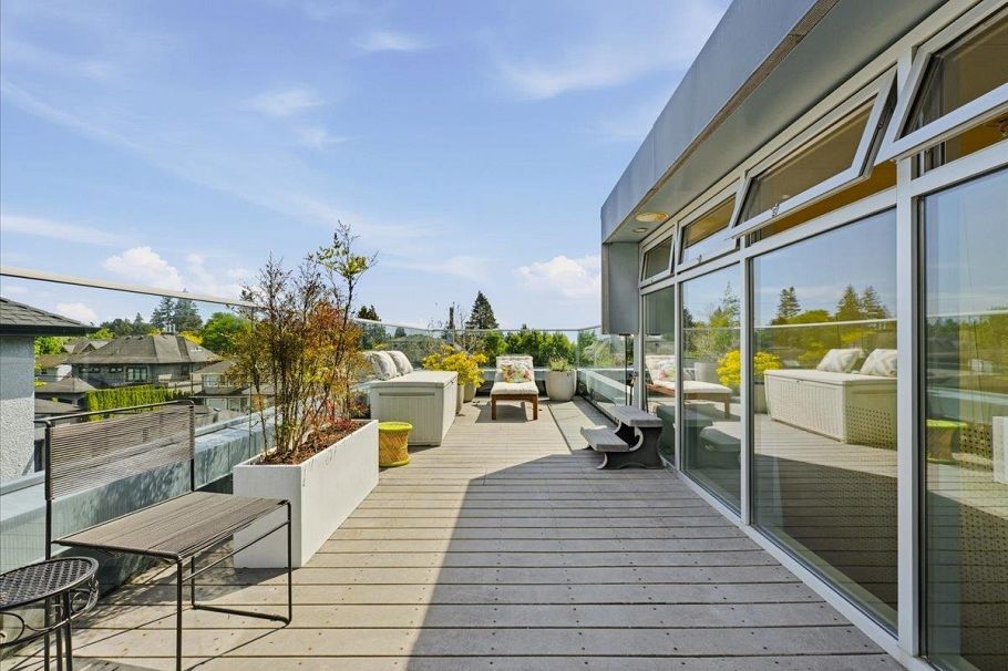 4056 W 36th Avenue Vancouver, BC - 32