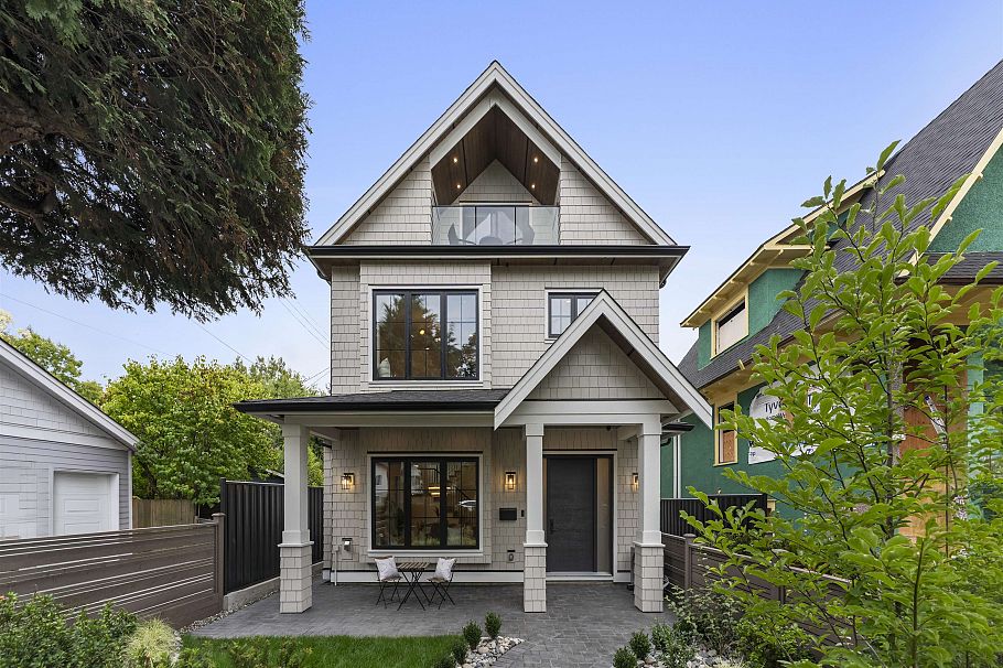 1 2256 Pender Street Vancouver, BC - 1