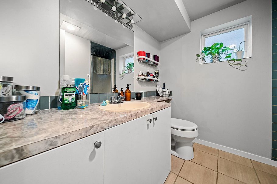 4311 W 14th Avenue Vancouver, BC - 22