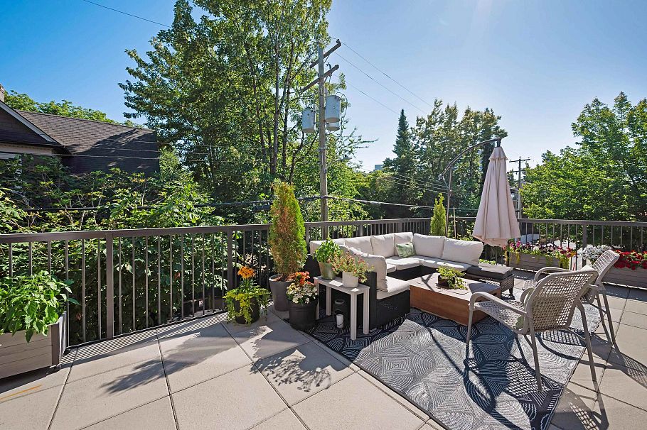 221 2520 Guelph Street Vancouver, BC - 20