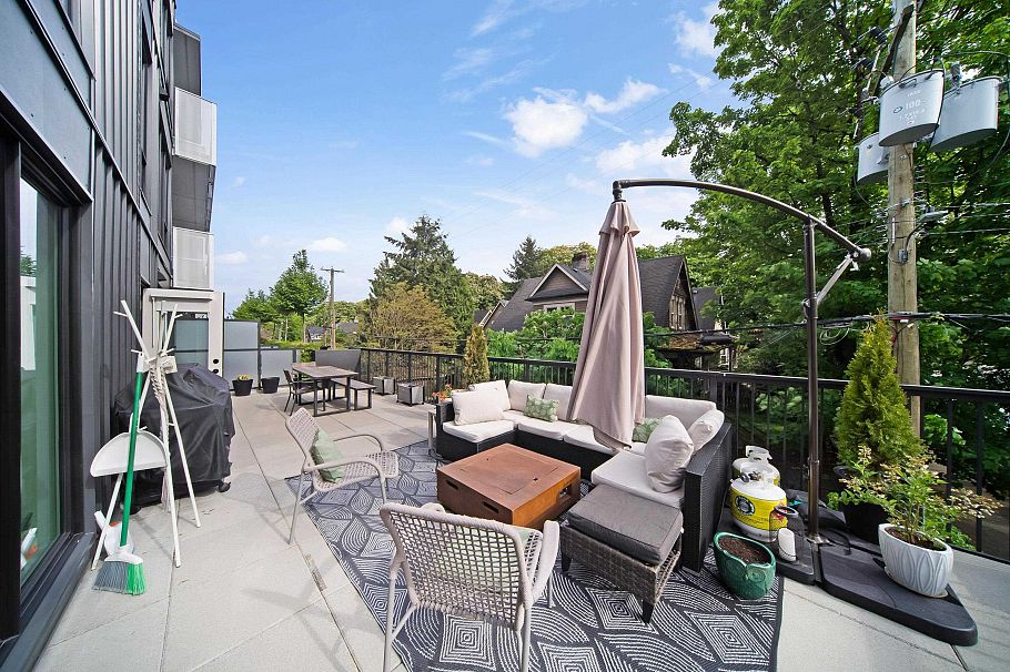 221 2520 Guelph Street Vancouver, BC - 15