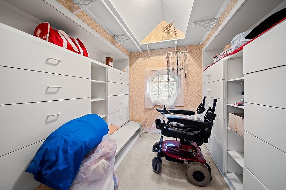 4311 W 14th Avenue Vancouver, BC - 17