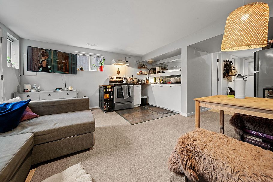 4311 W 14th Avenue Vancouver, BC - 18