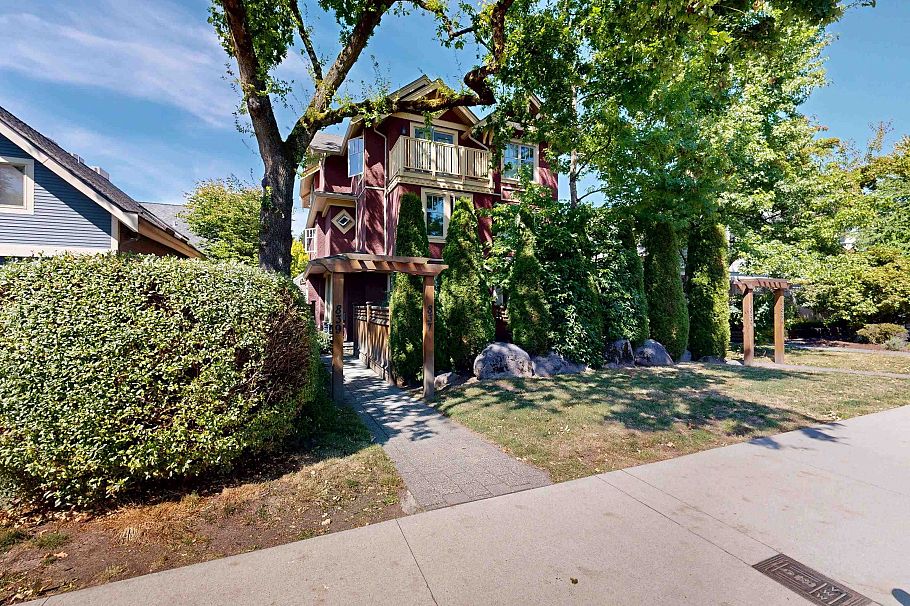 839 W 14th Avenue Vancouver, BC - 32