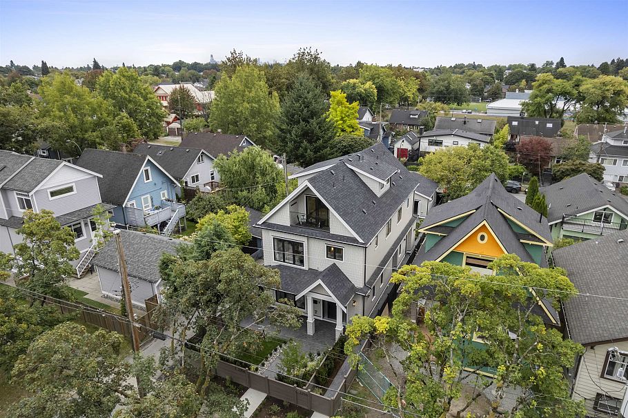 1 2256 Pender Street Vancouver, BC - 33