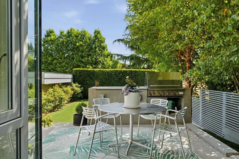 4056 W 36th Avenue Vancouver, BC - 17