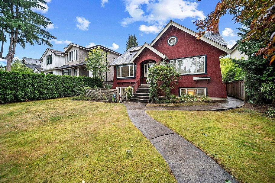 4311 W 14th Avenue Vancouver, BC - 2