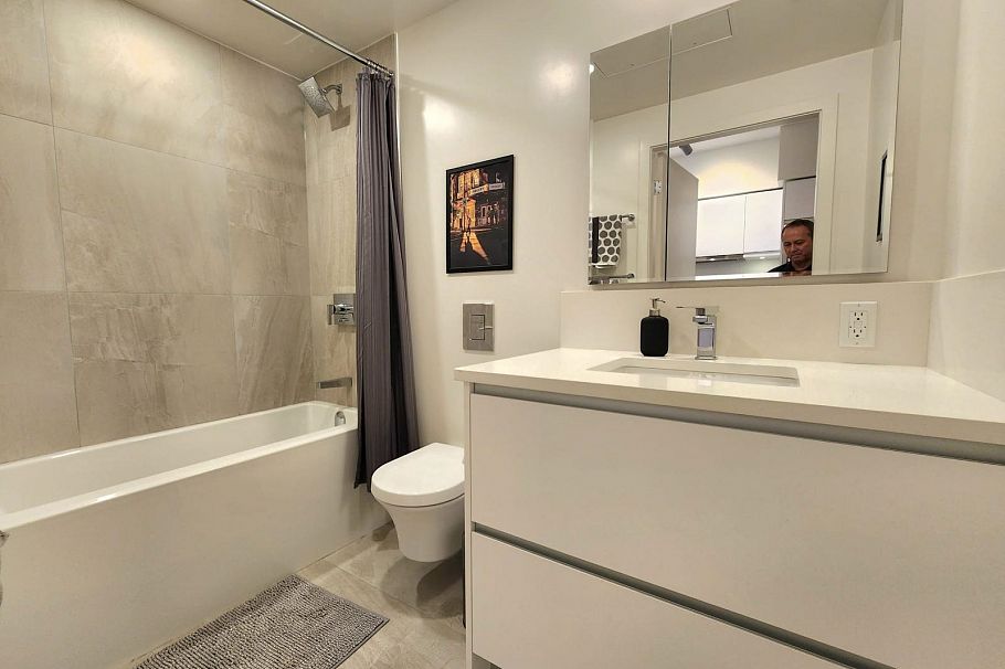 909 180 E 2ND AVENUE, Vancouver BC V5T 0K4 Vancouver, BC - 9