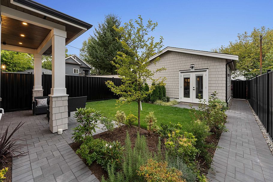 2 2256 E Pender Street Street Vancouver, BC - 34