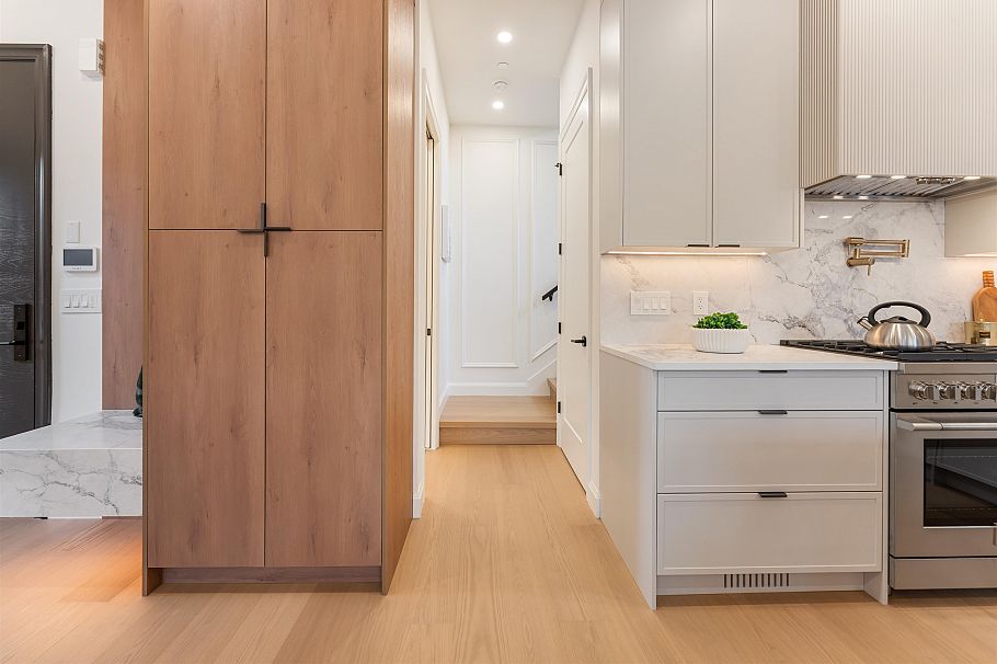 2 2256 E Pender Street Street Vancouver, BC - 13