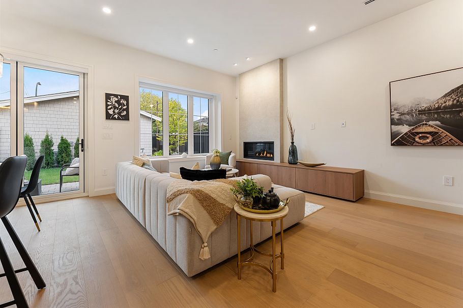 2 2256 E Pender Street Street Vancouver, BC - 5