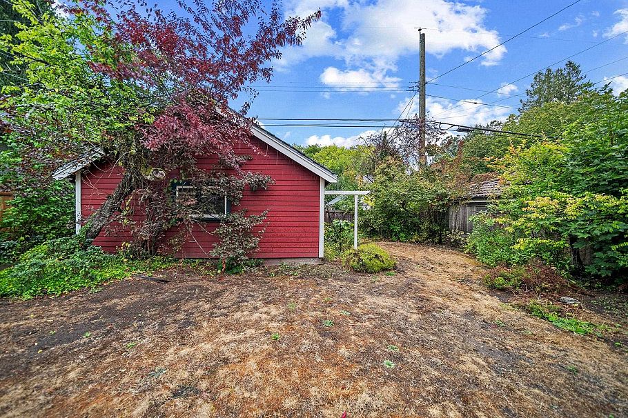 4311 W 14th Avenue Vancouver, BC - 24