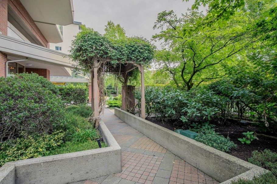 606 160 W Keith Road North Vancouver, BC - 27