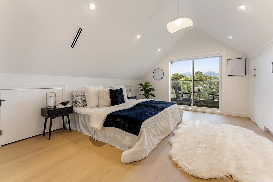 1 2256 Pender Street Vancouver, BC - 28