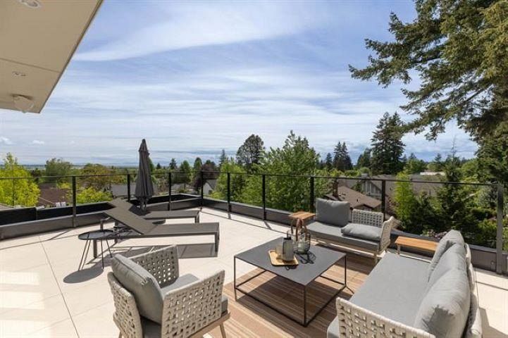 2 5061 Blenheim Street Vancouver, BC - 1