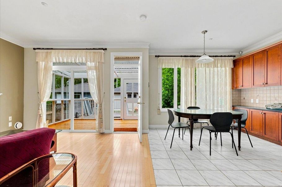 2579 W 45th Avenue Vancouver, BC - 10