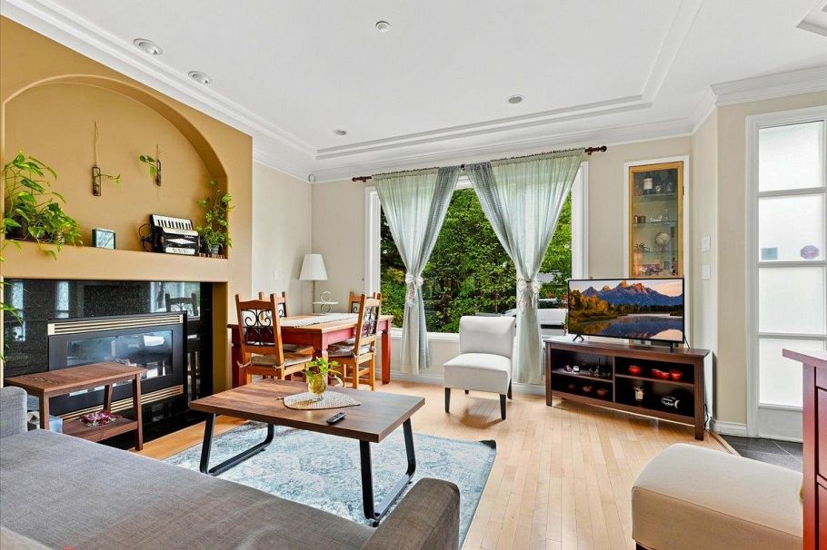 2579 W 45th Avenue Vancouver, BC - 4