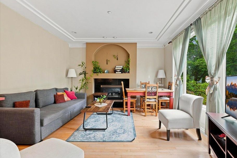 2579 W 45th Avenue Vancouver, BC - 3