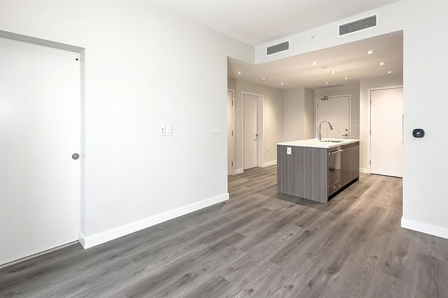 1406 3430 E Kent Avenue South Vancouver, BC - 6