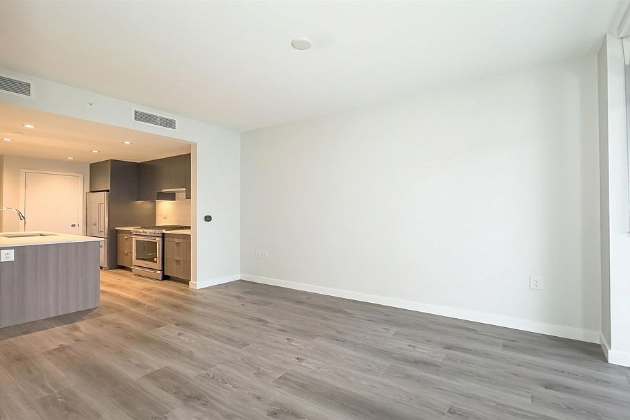 1406 3430 E Kent Avenue South Vancouver, BC - 7