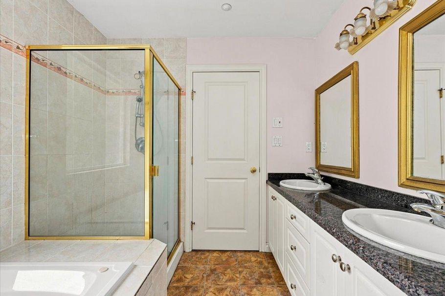 2579 W 45th Avenue Vancouver, BC - 14