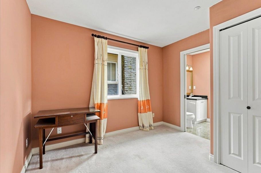 2579 W 45th Avenue Vancouver, BC - 17