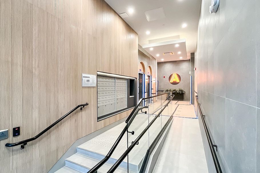 609 1680 E 12th Avenue Vancouver, BC - 5