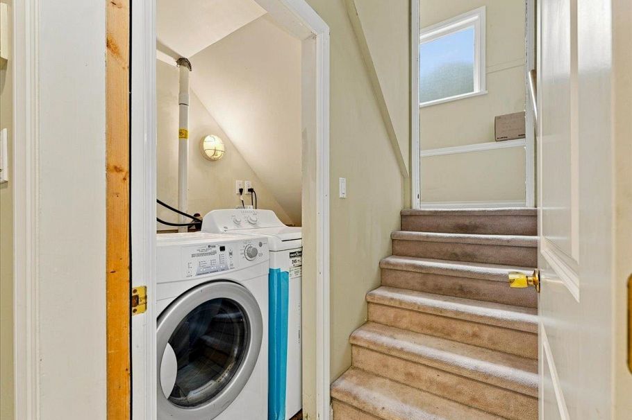 2579 W 45th Avenue Vancouver, BC - 24