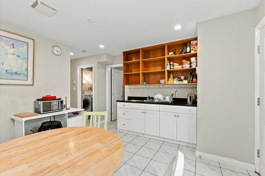 2579 W 45th Avenue Vancouver, BC - 27
