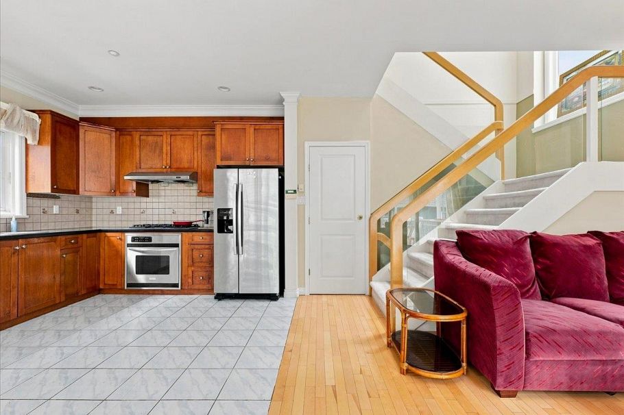 2579 W 45th Avenue Vancouver, BC - 9