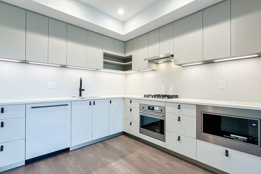 609 1680 E 12th Avenue Vancouver, BC - 1