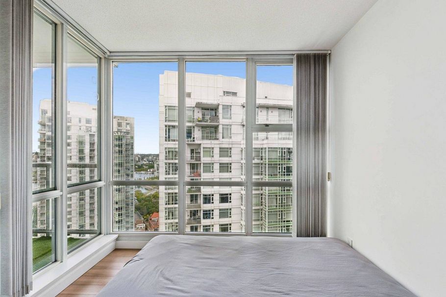 3202 193 Aquarius Mews Vancouver, BC - 22