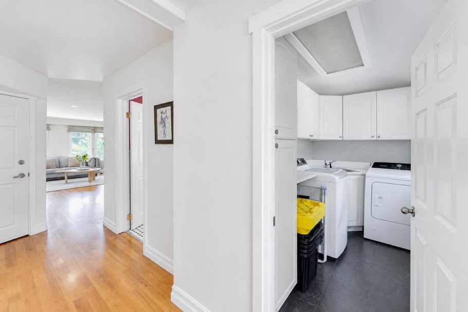 272 E Osborne Road North Vancouver, BC - 20