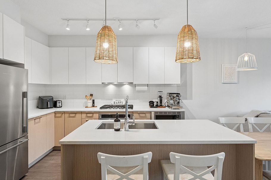 210 625 E 3rd Street North Vancouver, BC - 6