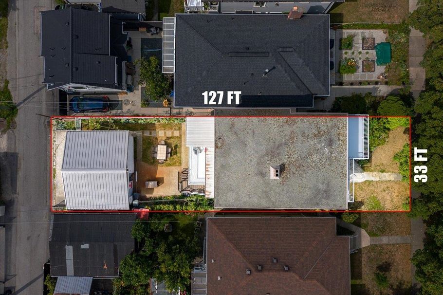 2206 E 8th Avenue Vancouver, BC - 3
